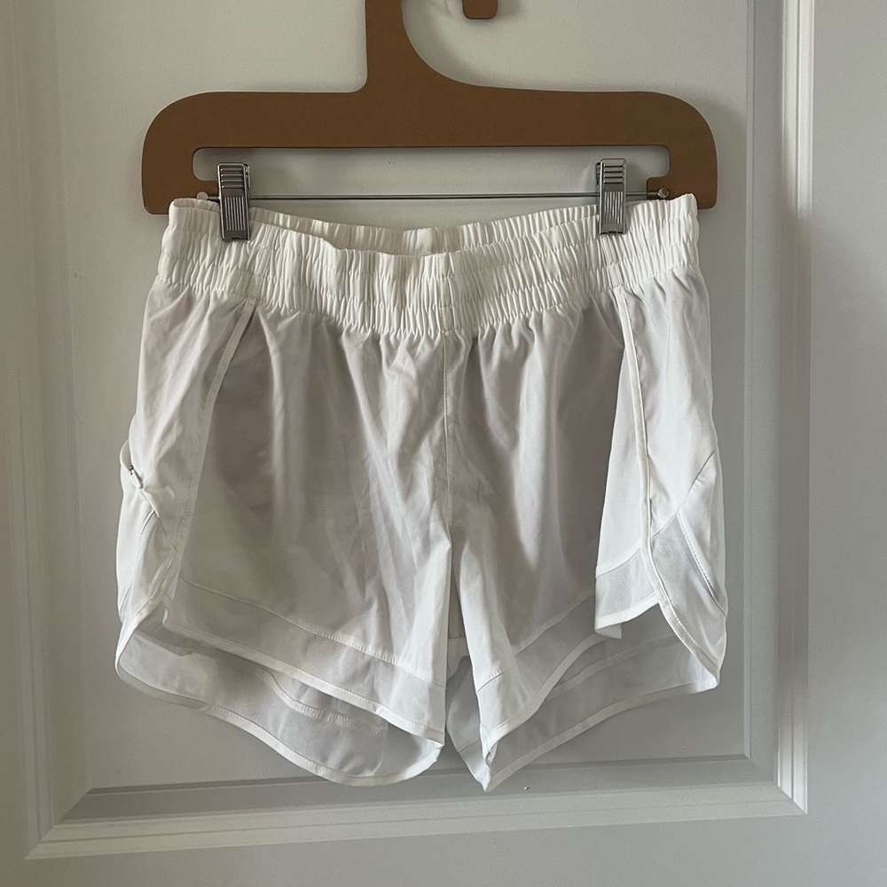 Athleta Mesh Racer Run Mid Rise 4” Short- Small - Picture 4 of 8